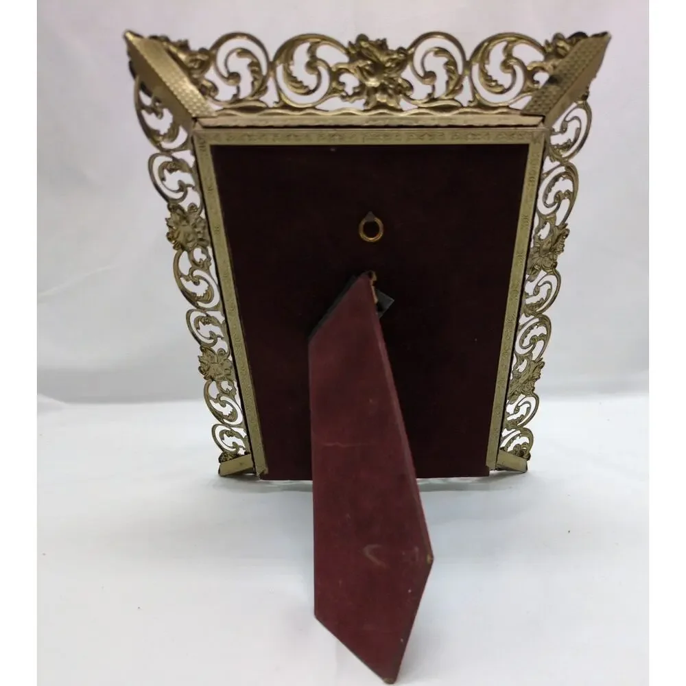 Vtg Stylebuilt Hollywood Regency Gold Filigree Frame 8x10 Tabletop Velvet Easel
